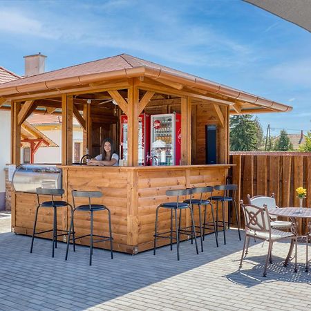 Szatymaz 100 Eves Fogado Bed & Breakfast エクステリア 写真