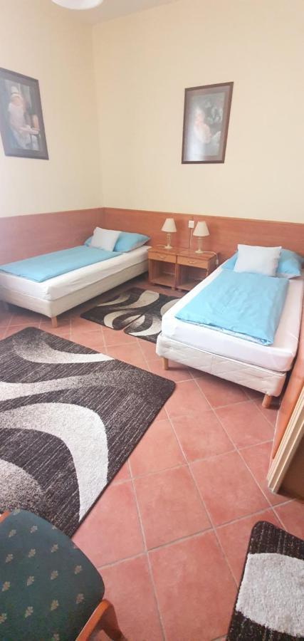 Szatymaz 100 Eves Fogado Bed & Breakfast エクステリア 写真