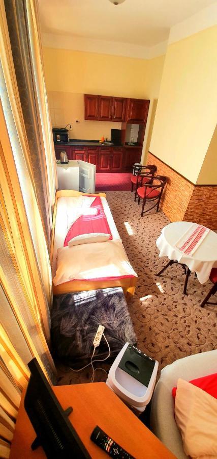 Szatymaz 100 Eves Fogado Bed & Breakfast エクステリア 写真