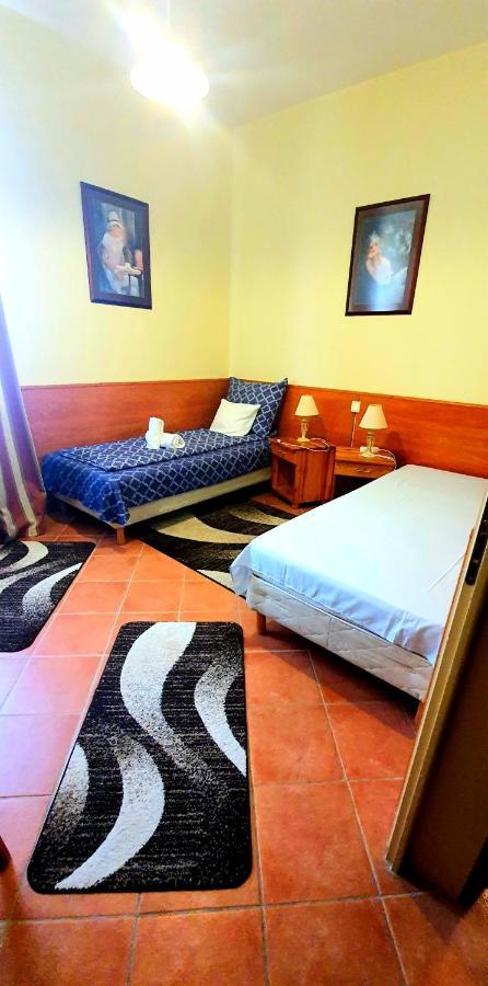 Szatymaz 100 Eves Fogado Bed & Breakfast エクステリア 写真