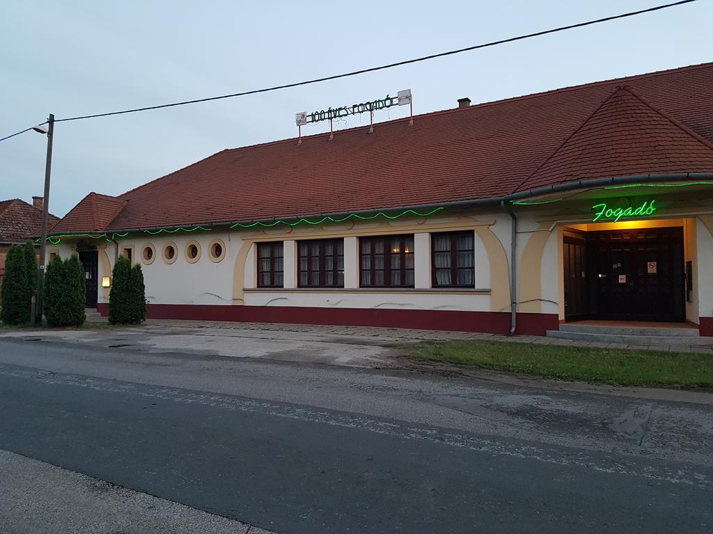 Szatymaz 100 Eves Fogado Bed & Breakfast エクステリア 写真