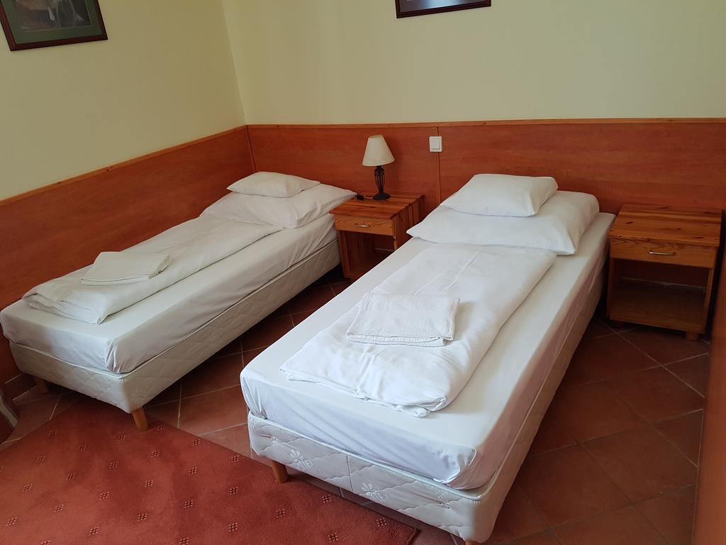 Szatymaz 100 Eves Fogado Bed & Breakfast エクステリア 写真